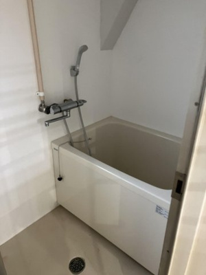 【浴室】 | ローズマンション山王 | 別号室の写真になります。現況優先。