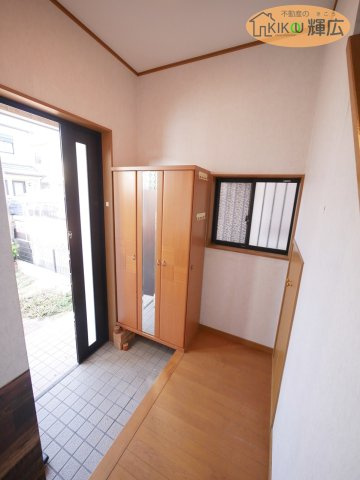 加古川市野口町長砂　中古戸建の玄関