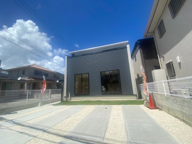 グラファーレ沖縄市古謝　全１棟の駐車場