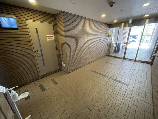 ハイシュタイン堀江のエントランス