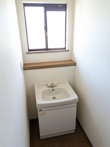 【独立洗面台】 | 東金市極楽寺　中古戸建 | 2階　洗面