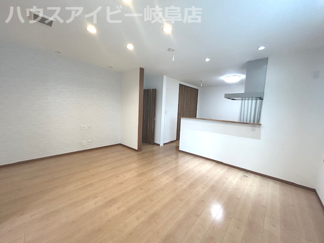 【居間・リビング】の画像