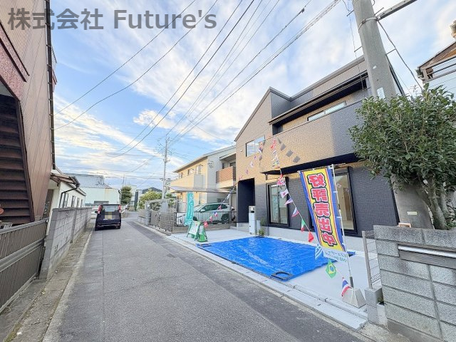 三郷市番匠免1丁目　新築戸建　全1棟の前面道路含む現地写真|前面道路です