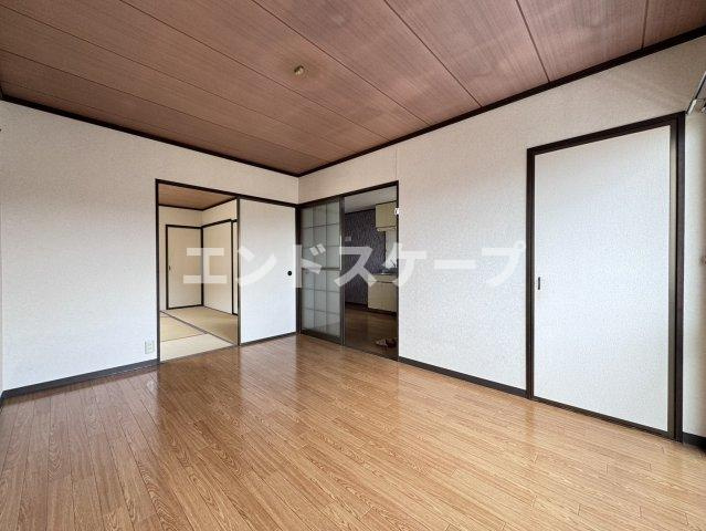 プラザハイツ Ⅱ　Ｂの居間・リビング|高崎、前橋、伊勢崎エリアのお部屋探しはエンドスケープまで！お客様の理想お聞かせ下さい♪
