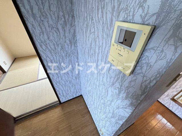 プラザハイツ Ⅱ　Ｂのセキュリティ|高崎、前橋、伊勢崎エリアのお部屋探しはエンドスケープまで！お客様の理想お聞かせ下さい♪
クロスの色が画像と異なる場合があります。