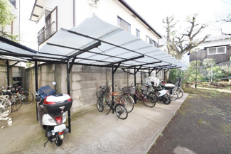 【駐車場】 | バイク置き場。空き区画の有無や駐輪料金、サイズおよび排気量規定などについては、改めてお問い合わせください。～即日のご見学可能～　お問合せはお気軽にどうぞ。