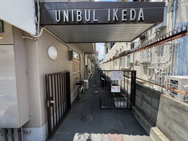 ユニーブル池田のエントランス