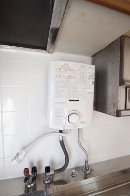 【設備】 | 狭山住宅14号棟 | 瞬間湯沸かし器