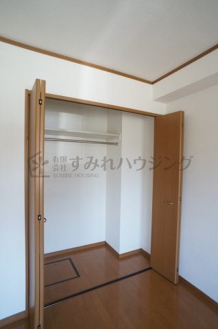 メロディーヒルズ　B棟の収納|参考、同建物・反転間取りの号室