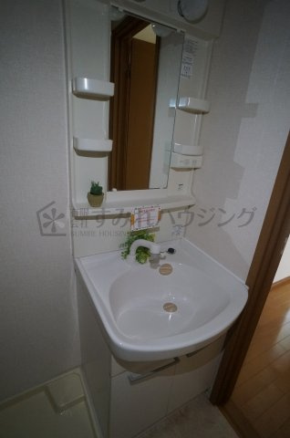 メロディーヒルズ　B棟の洗面所|参考、同建物・反転間取りの号室