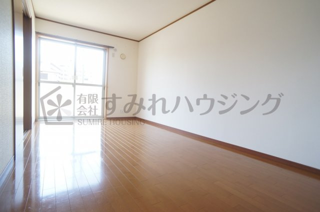 メロディーヒルズ　B棟の居間・リビング|参考、同建物・反転間取りの号室