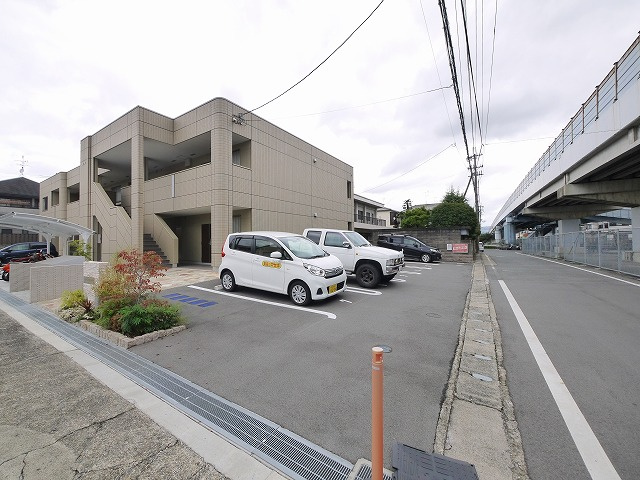 グランクレアの駐車場