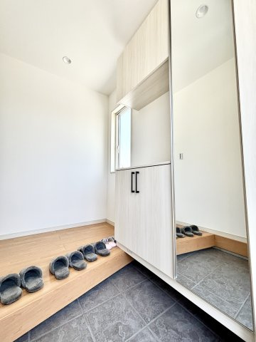 高崎市上佐野町新築住宅の玄関|■玄関