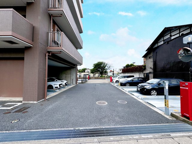 プライムスクエアー伊勢崎の駐車場