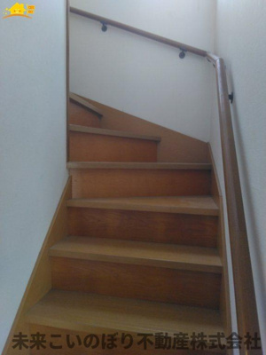【内装】 | 久喜市上川崎中古戸建 | 階段スペースには手すりがついており安心です