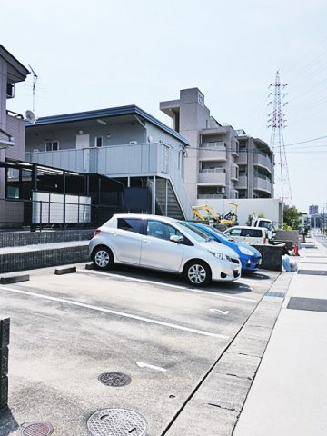 ファースト３６の駐車場