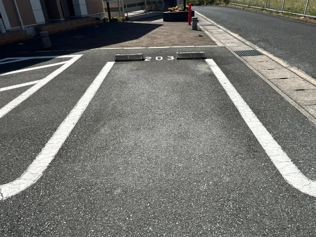 フローリアン・Ｆの駐車場