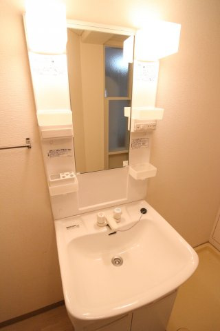 メゾン日宏の洗面所|※同建物別部屋の参考写真です。