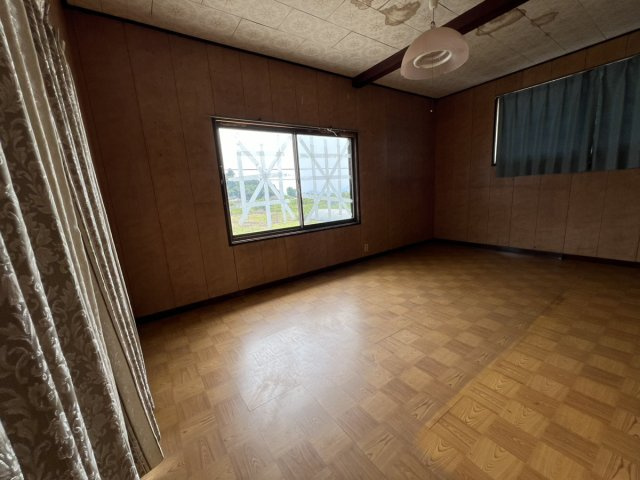 日奈久大坪町　戸建の洋室