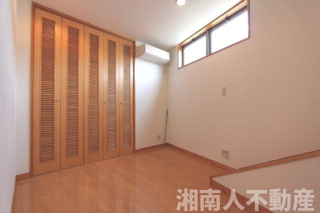 鎌倉市材木座5丁目戸建の洋室