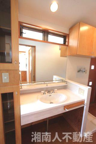 鎌倉市材木座5丁目戸建の独立洗面台