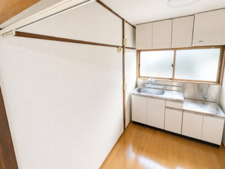 【居間・リビング】 | ラバーツリーハウスⅡ
