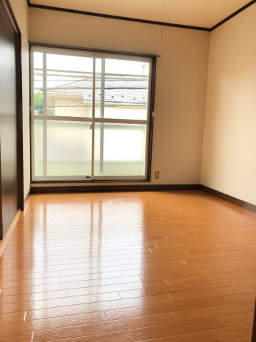 コーポシレーヌの洋室|広々とした洋室です