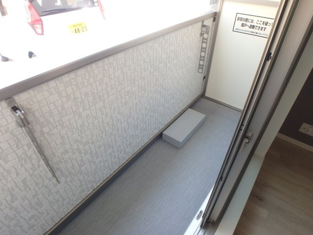 【バルコニー】 | ヴィオーラ西宮 | お洗濯にも便利なバルコニー付き