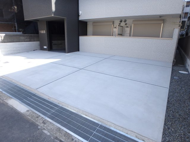 【駐車場】 | ヴィオーラ西宮 | 駐車場があるので、車を買う予定の方も安心です