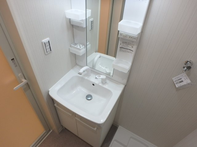 【洗面所】 | ヴィオーラ西宮 | コンパクトで使いやすい洗面所
