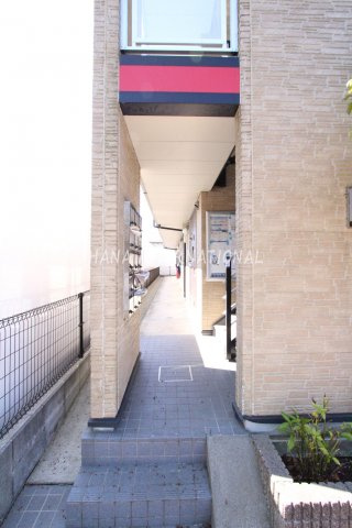 レオパレス谷保第三公園のエントランス