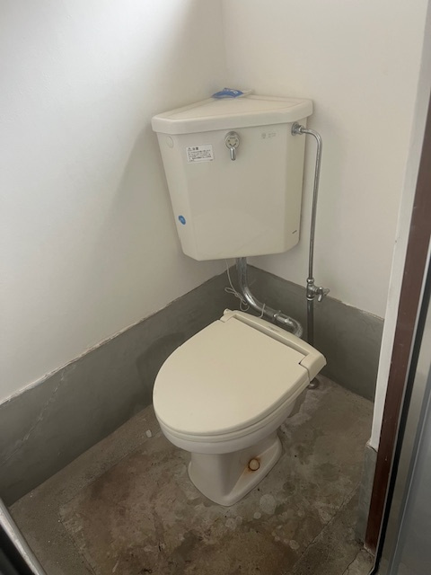 ＪＲ八木駅まで徒歩１８分☆敷地ＢＩＧな３８７坪☆旧工場・倉庫・物置きあり☆南丹市八木町南広瀬砂子のトイレ|トイレ