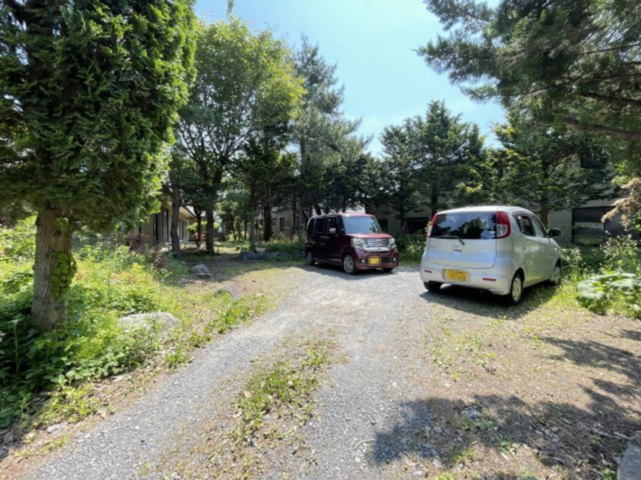 八戸市鮫町字大草離の駐車場