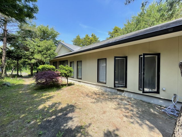 八戸市鮫町字大草離の庭