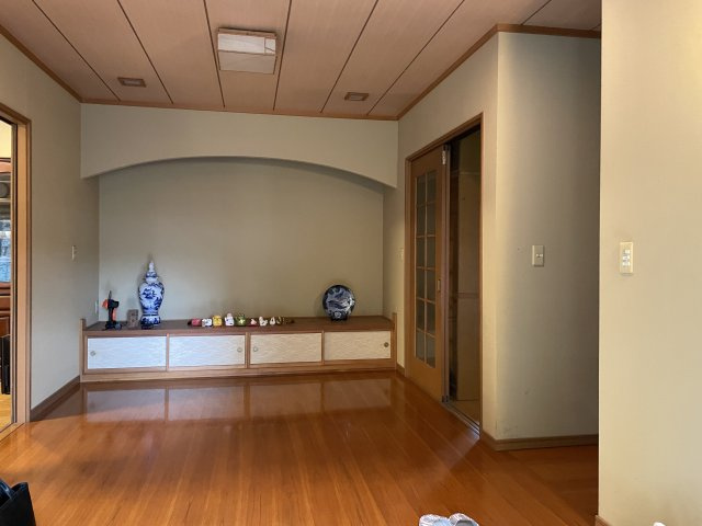 八戸市鮫町字大草離の玄関