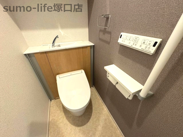 尼崎市下坂部２丁目の賃貸マンションのトイレ