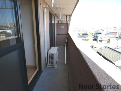 【バルコニー】 | グレースヴィラ中吉野 | バルコニーからの眺めを楽しみながら食事をしませんか