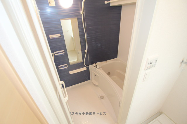 【浴室】 | ソレアード　Ｍ．Ｒ | お風呂で日々の疲れを落としましょう
ソレアードM.R　102号室　2014/2/28撮影