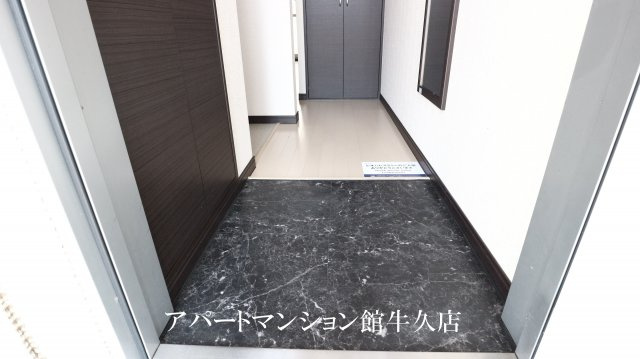 レオネクストティアナ花園の玄関