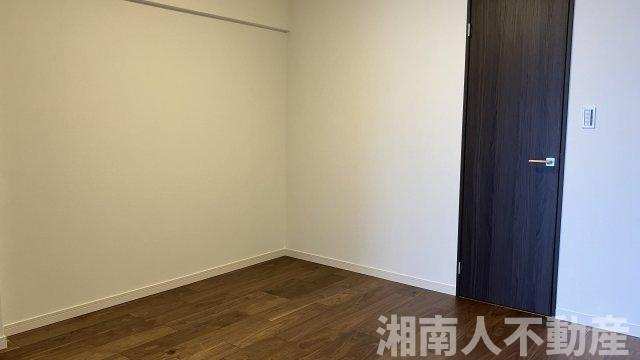 エレンシア逗子小坪　の洋室|落ち着いた色調の洋室です