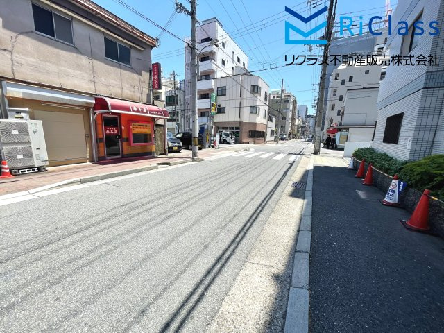 エクセル神戸の周辺|マンション前の道路です