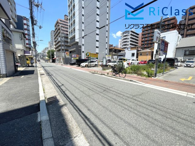 エクセル神戸の周辺|マンション前の道路です