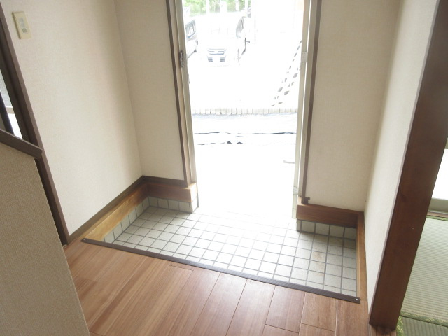 【玄関】 | ガーデンヒルズ高の原
