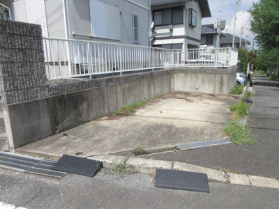 【駐車場】 | ガーデンヒルズ高の原