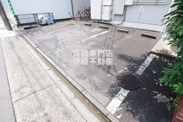 ヴェルドミール志賀の駐車場