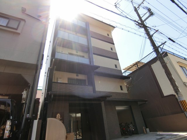 スミレスタ御所西の外観