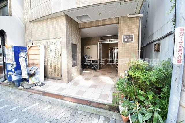 コンフォート谷町のエントランス
