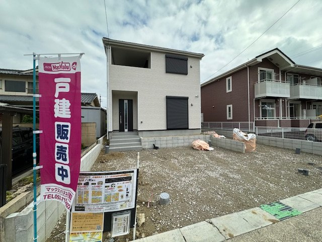 Cradlegarden名古屋市守山区八剣５全4棟＜新築一戸建て仲介手数料無料＞の外観|撮影
社長の村田です！
自らプレイヤーとして営業しています
長年の経験と実績から皆様により良いマイホーム購入のご提案をいたします。
住宅ローンの不安や購入後の不安等何でもご相談ください。