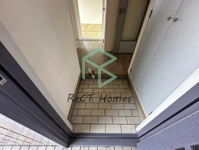 姫路市西庄のハイツの玄関