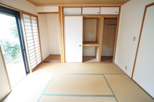 逆瀬台5丁目貸家の和室